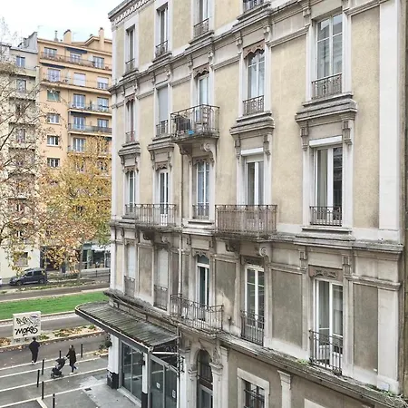 #b3 Light Pink T2 Near Jaures Estacade Luminous Apartman Grenoble