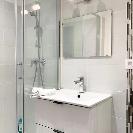 Apartment #b3 Light Pink T2 Near Jaures Estacade Luminous
