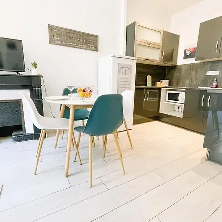 #b3 Light Pink T2 Near Jaures Estacade Luminous Grenoble