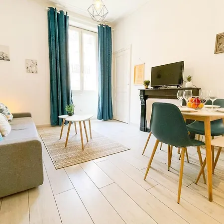 #b3 Light Pink T2 Near Jaures Estacade Luminous Lägenhet