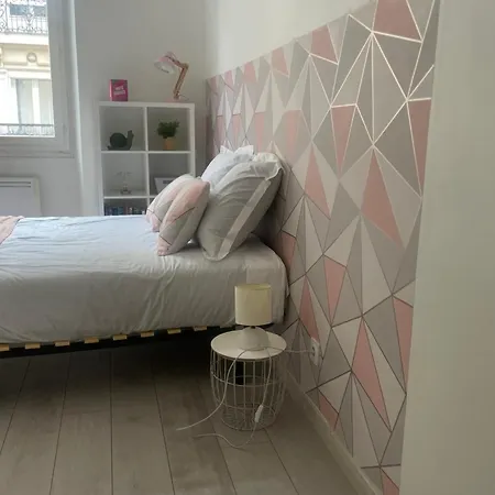 #b3 Light Pink T2 Near Jaures Estacade Luminous