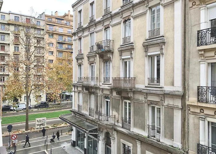 #b3 Light Pink T2 Near Jaures Estacade Luminous Lägenhet Grenoble