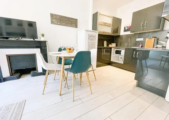 #b3 Light Pink T2 Near Jaurès Estacade Luminous Grenoble